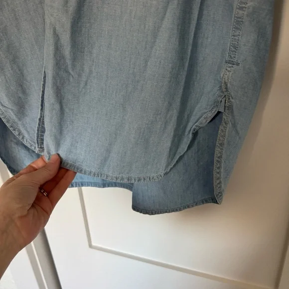 J. Crew Relaxed-fit Chambray Shirt Size 6 - Picture 4 of 7